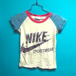 graphic tee • nike